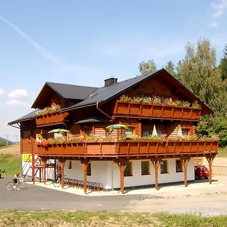Grizzly Guest house Ludvikov