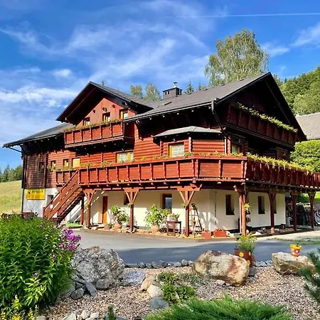 Grizzly Gæstehus 3*
